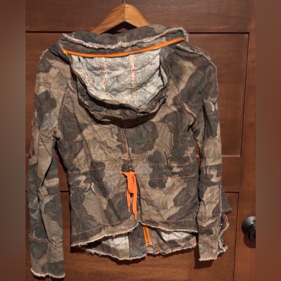 Zoompy Women's Camouflage Utility Jacket with Orange Trim 55% Linen 45%Cotton - Picture 4 of 5